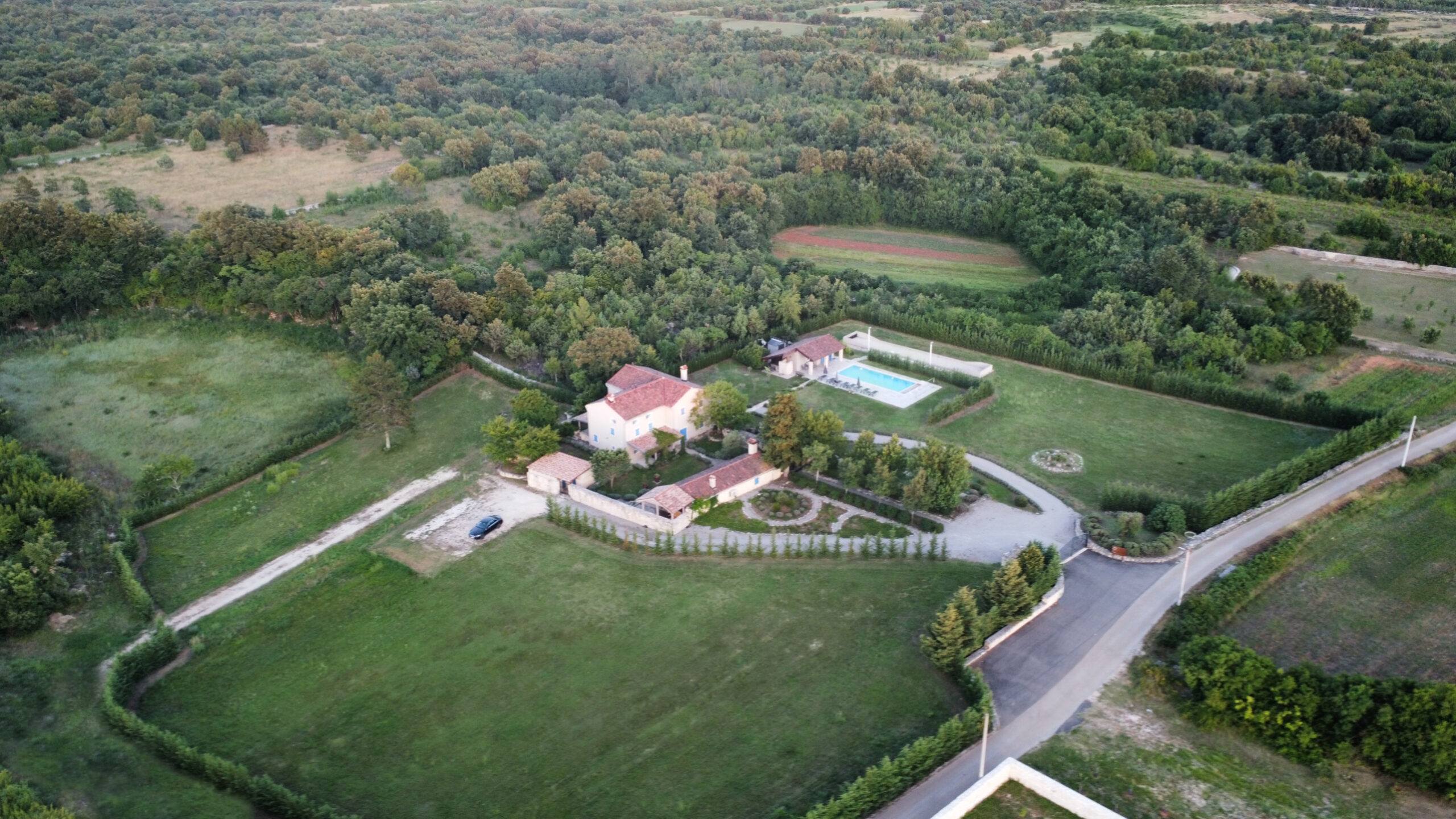 1059C8B4-12C5-4A54-8567-0836D1F0CACF