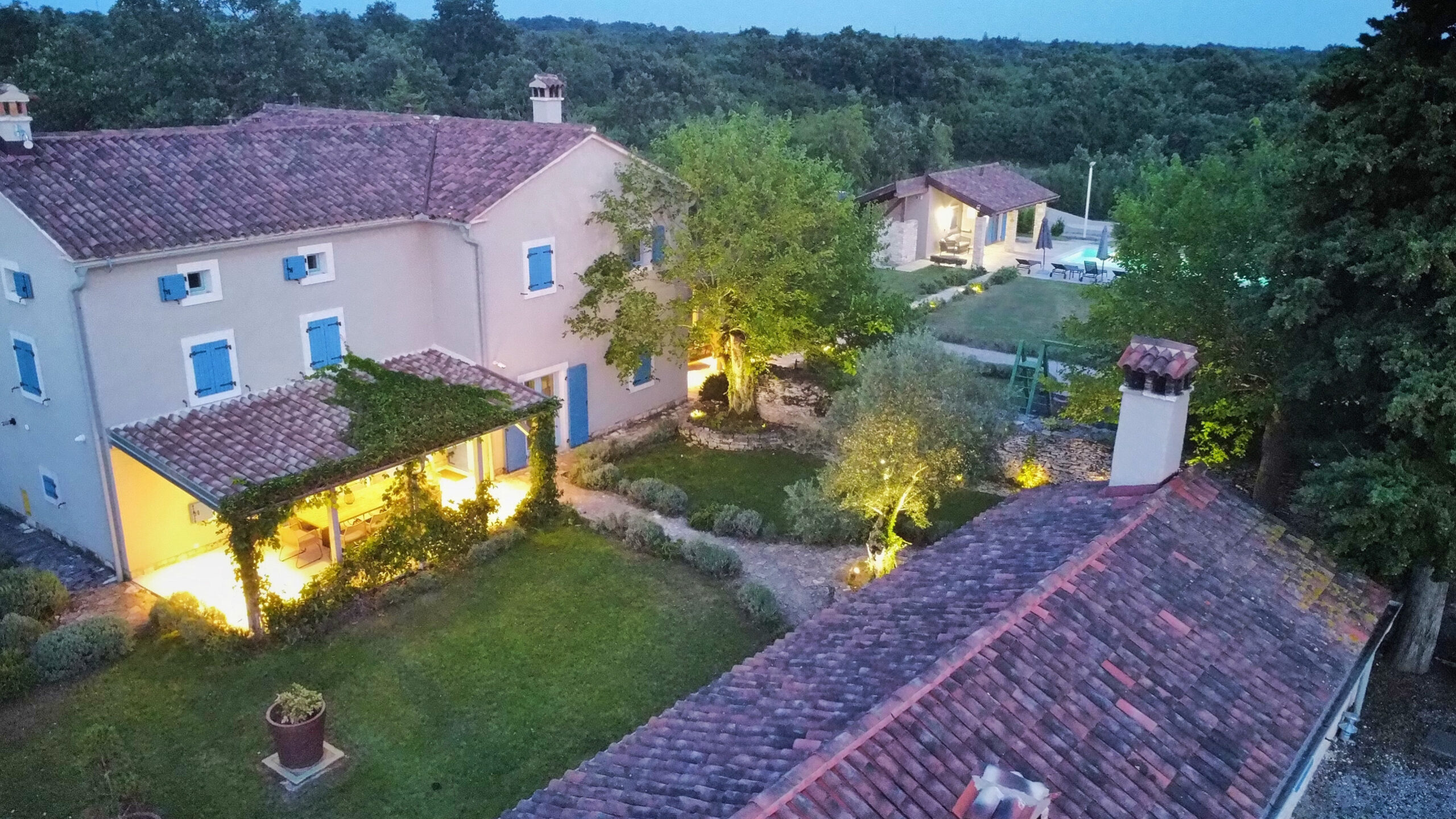 6FDF5E0C-1668-4E81-8C08-29674B55CC57